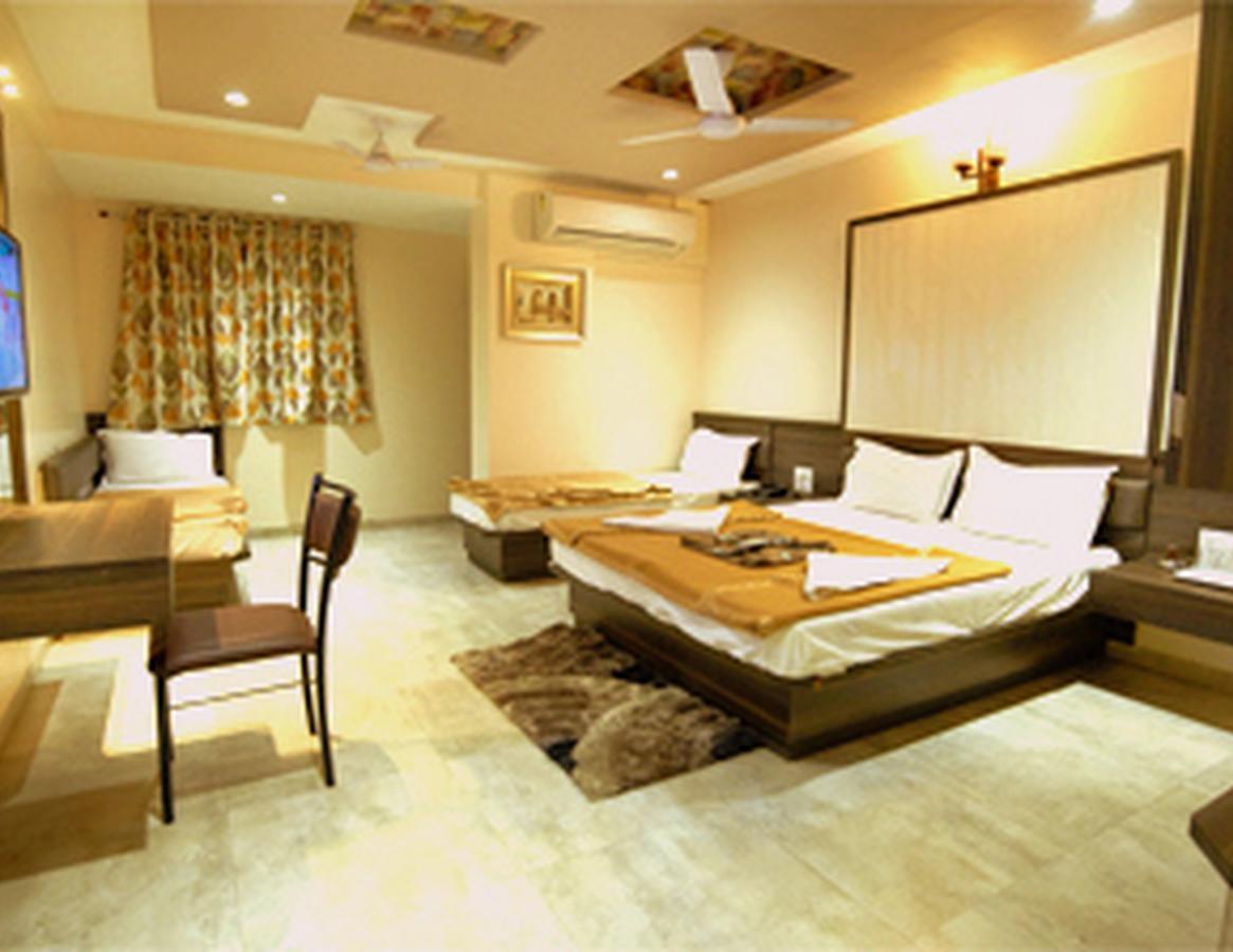 Hotel Sai Suraj Park Shirdi Dış mekan fotoğraf