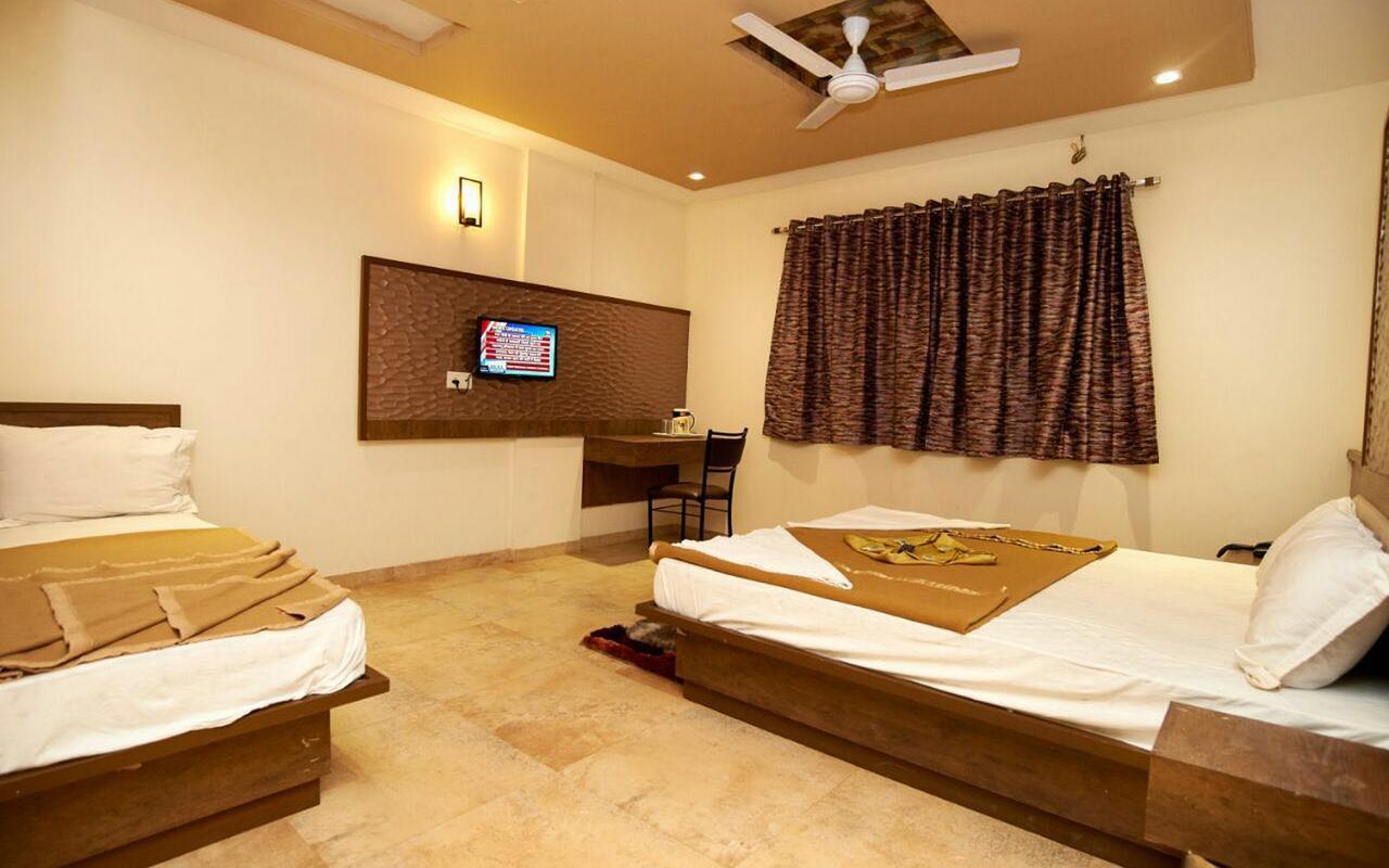 Hotel Sai Suraj Park Shirdi Dış mekan fotoğraf