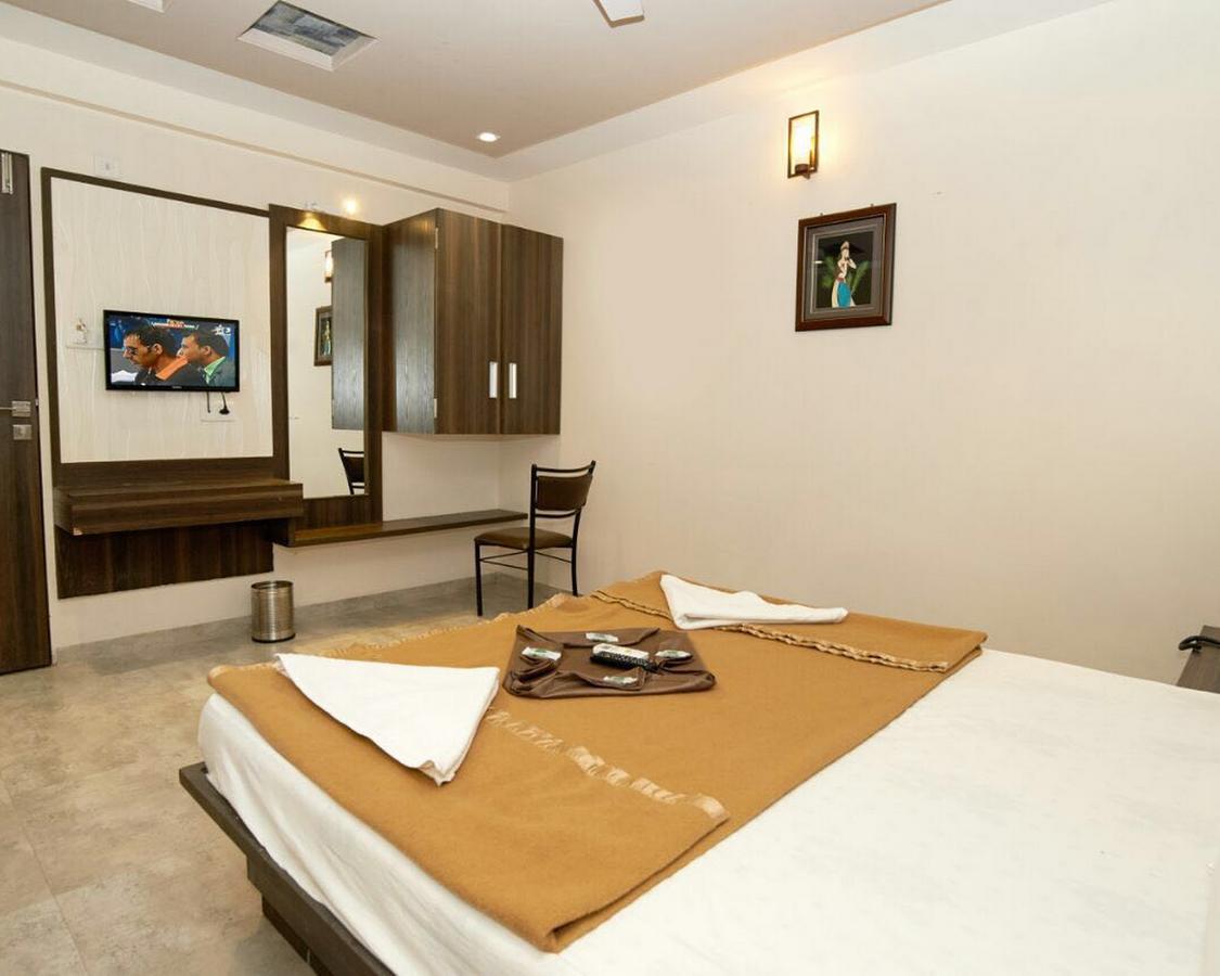 Hotel Sai Suraj Park Shirdi Dış mekan fotoğraf