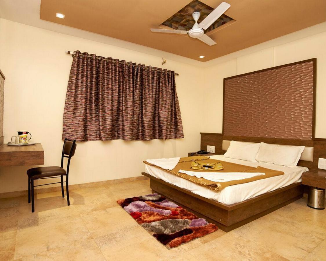 Hotel Sai Suraj Park Shirdi Dış mekan fotoğraf