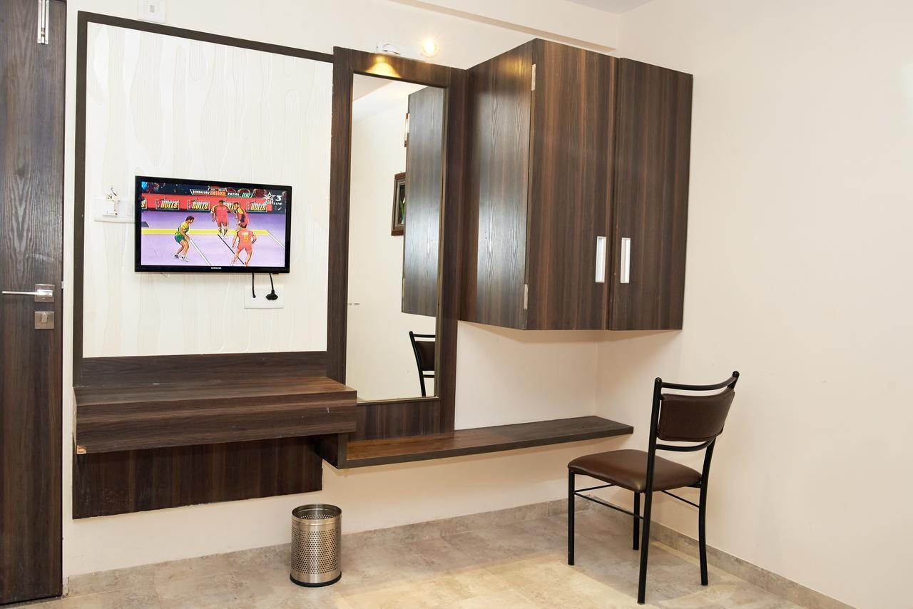 Hotel Sai Suraj Park Shirdi Dış mekan fotoğraf