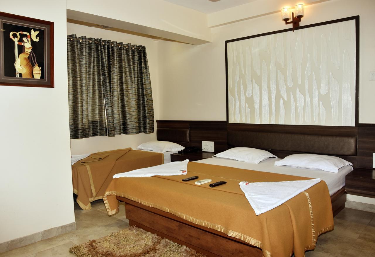 Hotel Sai Suraj Park Shirdi Dış mekan fotoğraf