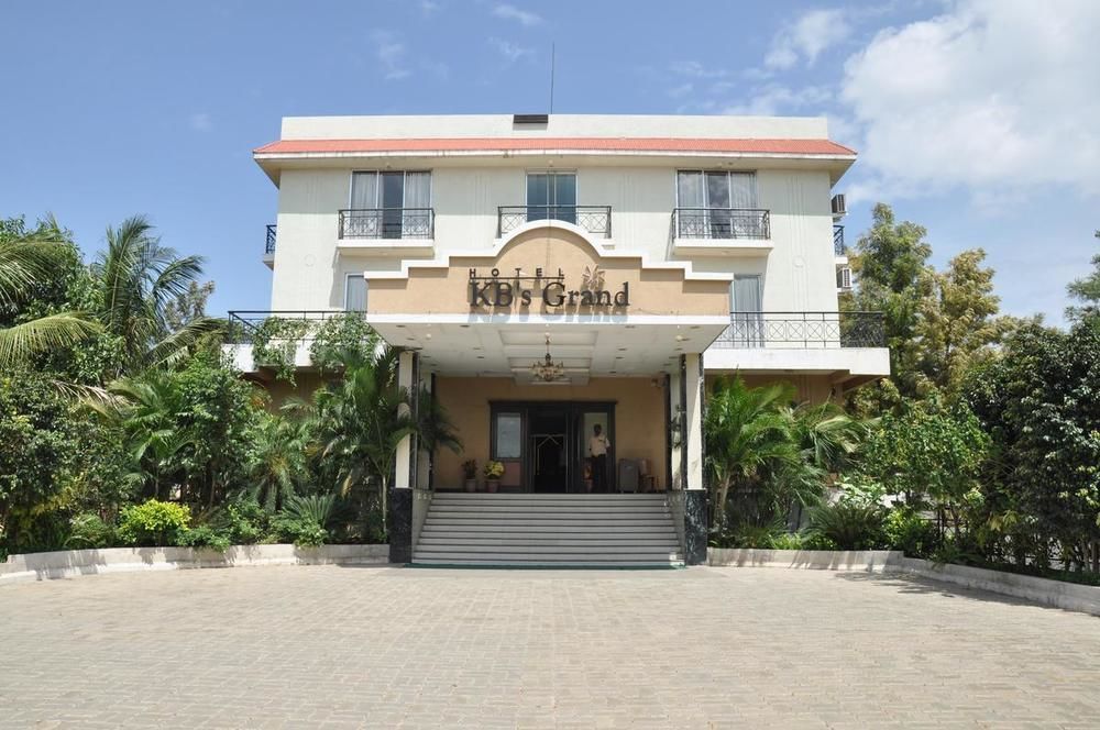 Hotel Sai Suraj Park Shirdi Dış mekan fotoğraf