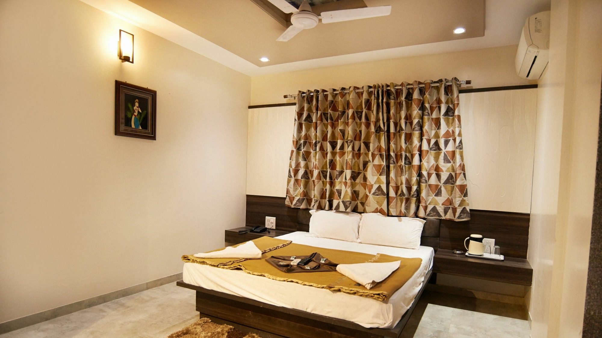 Hotel Sai Suraj Park Shirdi Dış mekan fotoğraf