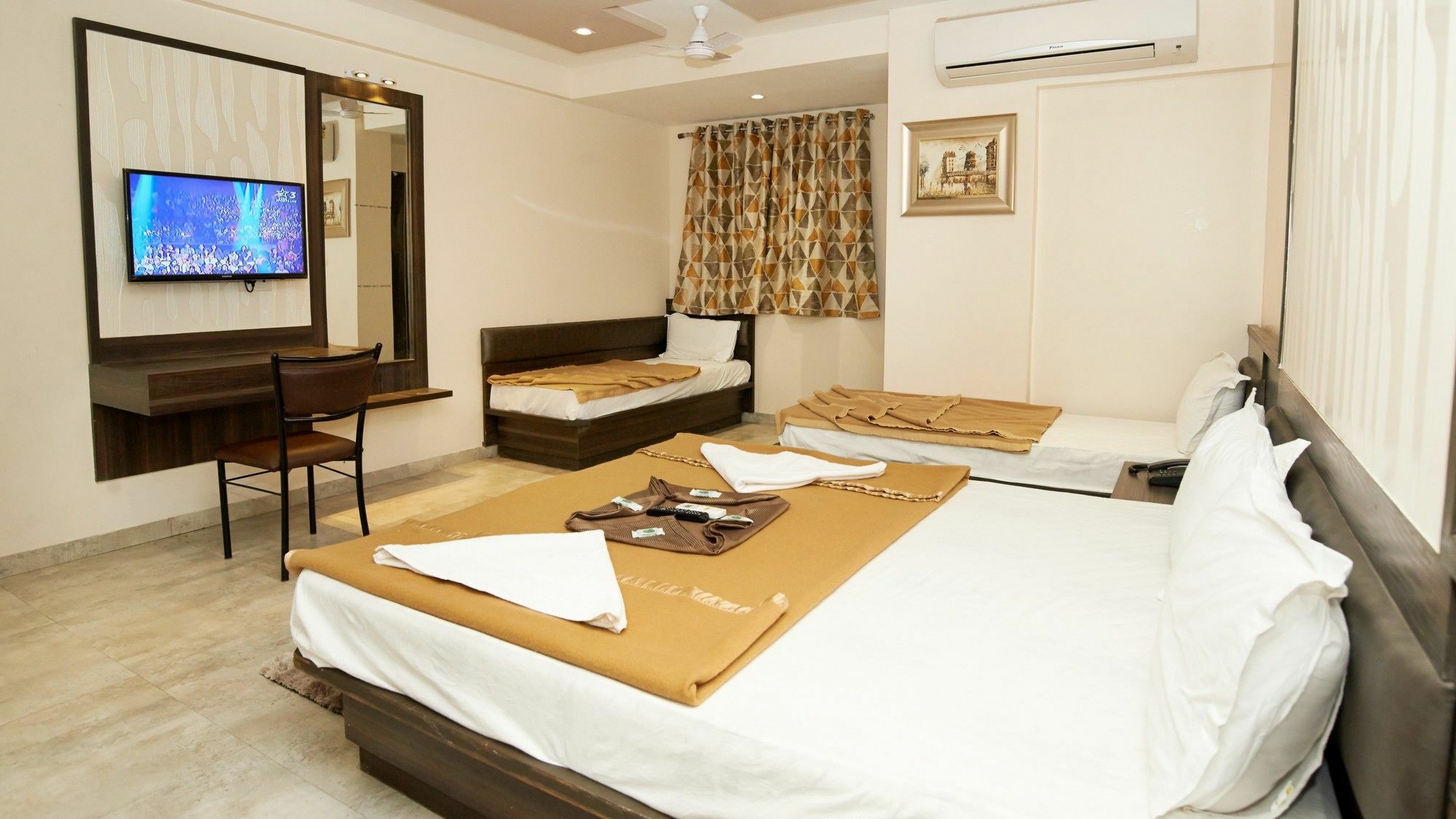 Hotel Sai Suraj Park Shirdi Dış mekan fotoğraf