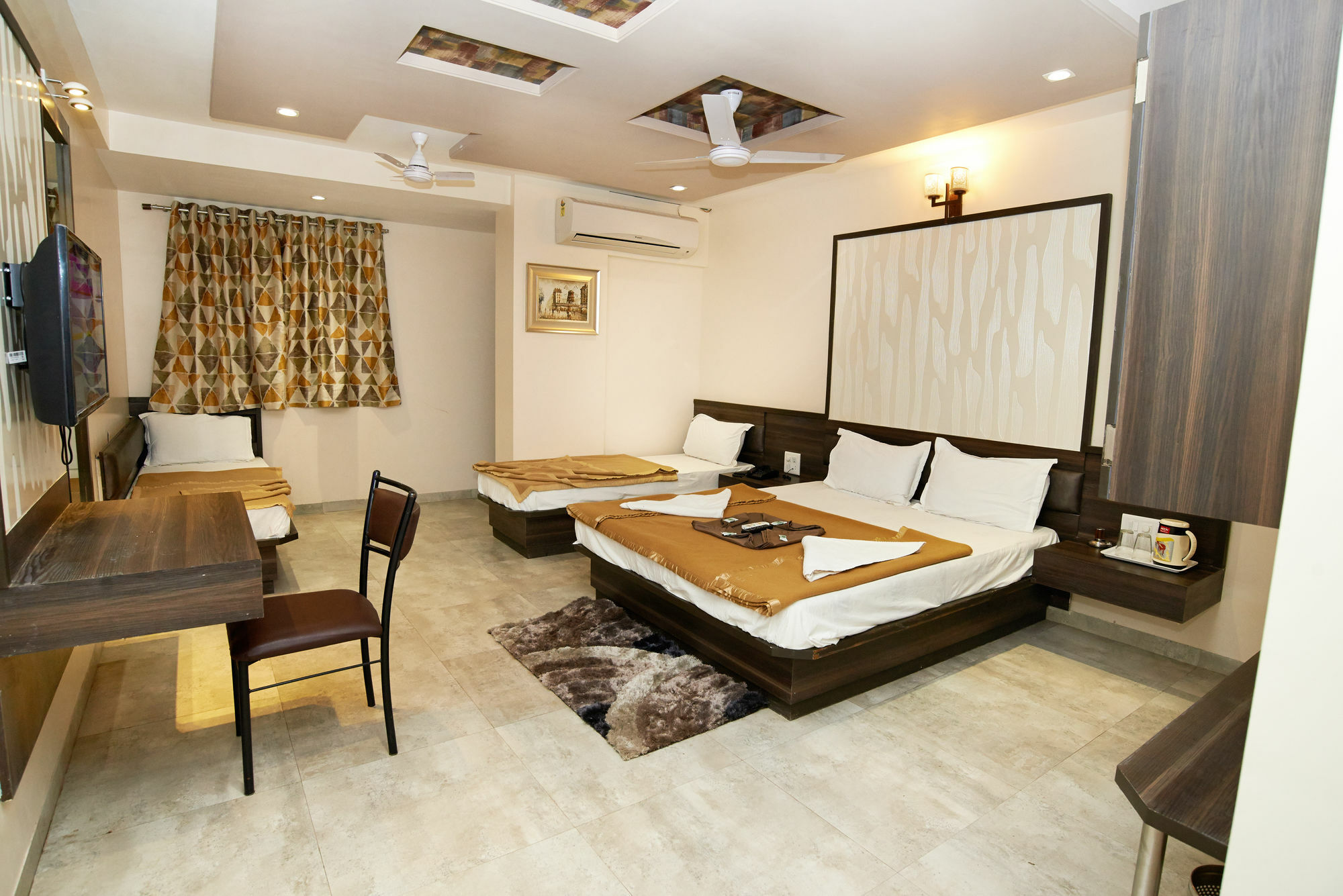 Hotel Sai Suraj Park Shirdi Dış mekan fotoğraf