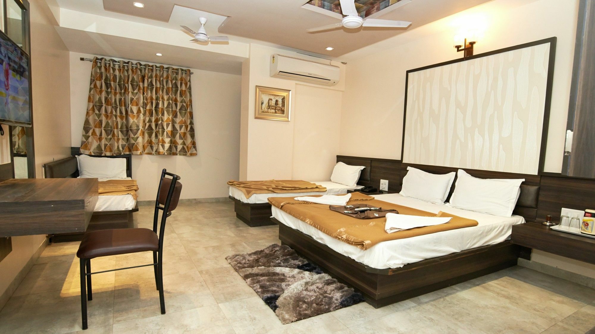 Hotel Sai Suraj Park Shirdi Dış mekan fotoğraf